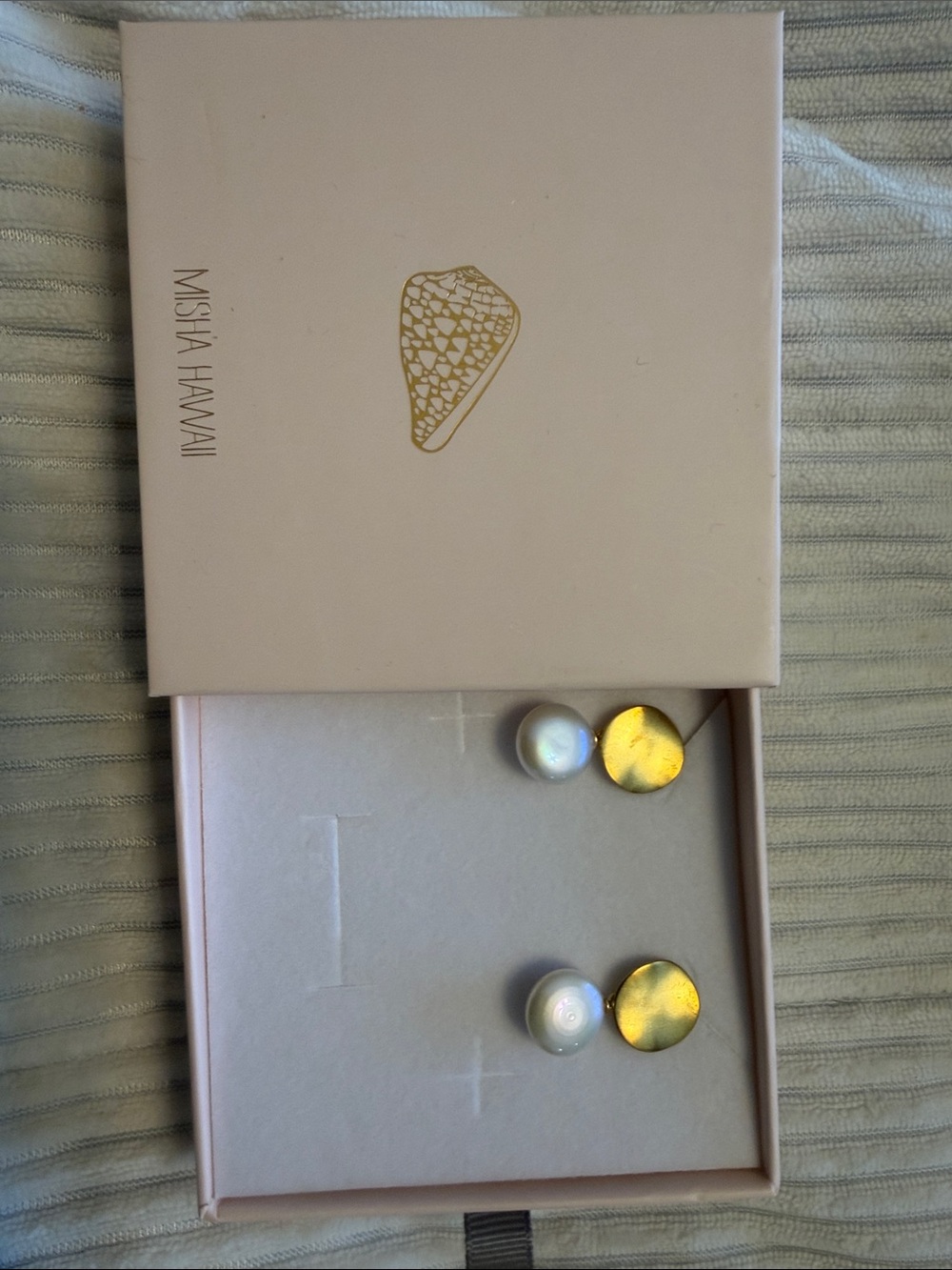 Misha Hawaii Pearl button earrings new